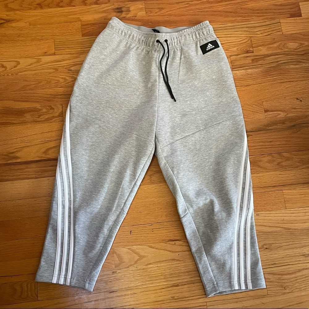 Adidas sportswear ZNE cropped sweats. Small